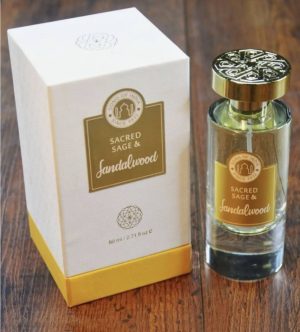 Eau de Parfum en frasco de cristal Sacred
Sage & Sandalwood prevent 9/16 Marz