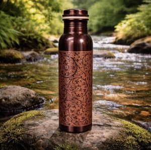 Pura botella de agua de cobre antigua grabada + 750 ml (pesada